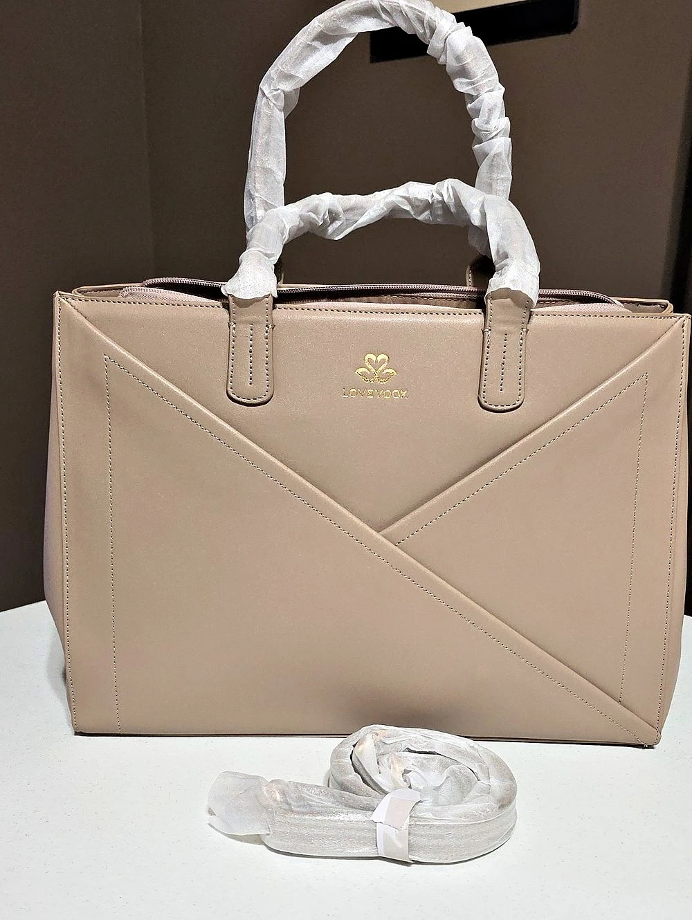 Lovevook Tote in Beige NWT